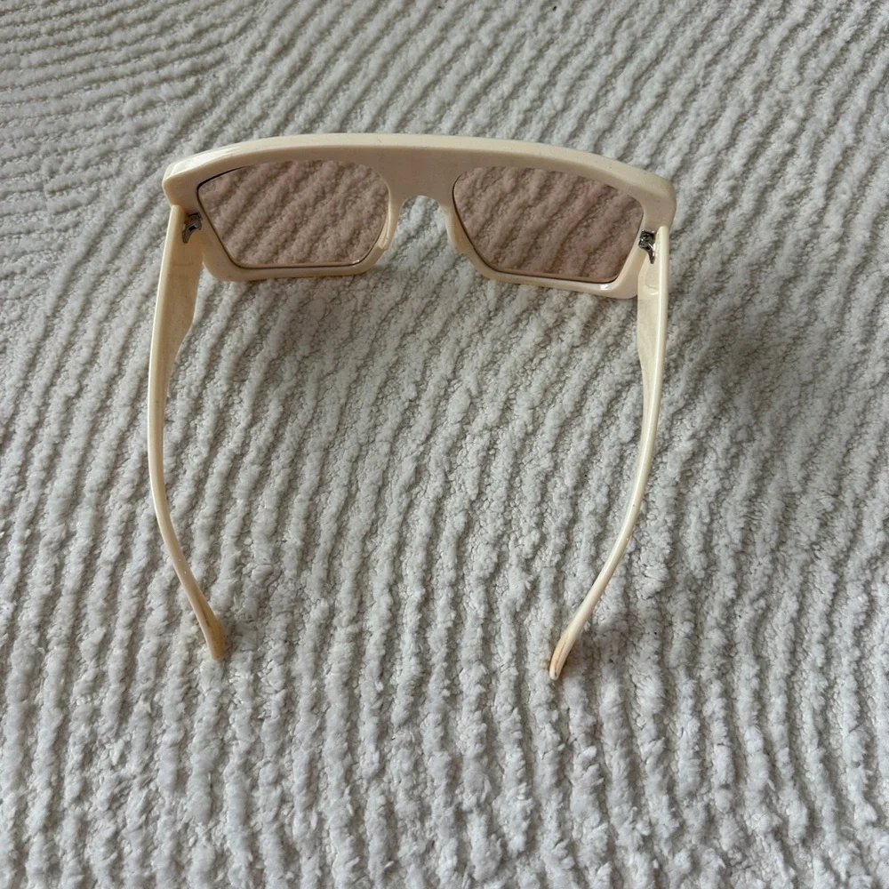 🔥BUNDLE ME🔥 Oversized Square Cream Sunglasses with Light Pink Lenses - Picture 4 of 5